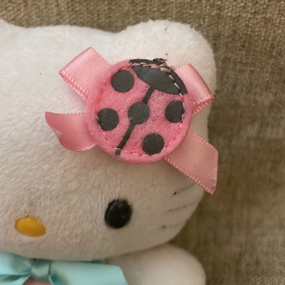 Hello Kitty 2011 Small Plush Spring Lady Bug - Picture 2 of 7